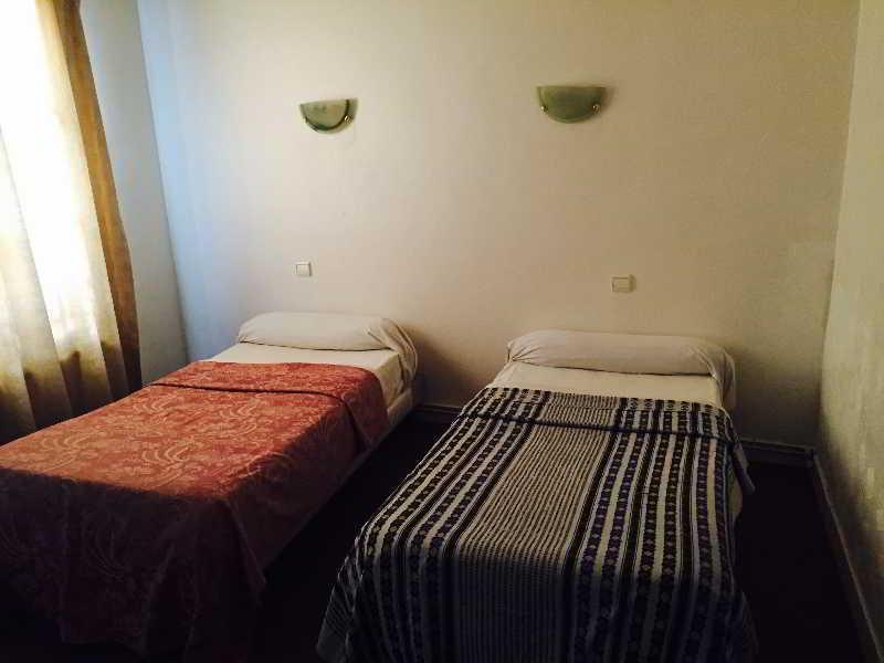 Hotel Normandy Dreux Εξωτερικό φωτογραφία